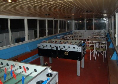 Csocsó asztalok születésnapra egy dunai hajón - Mahart kishajó - Budapest