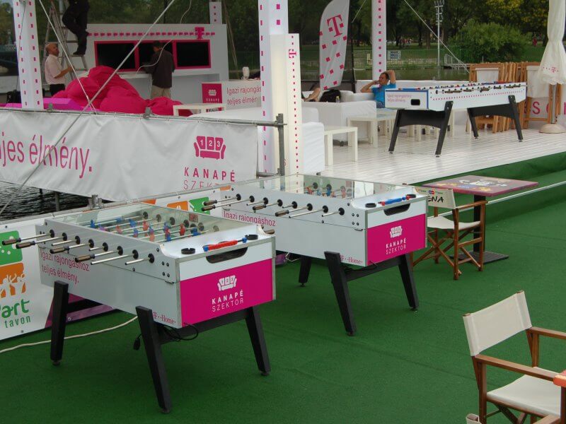 Csocsó asztal mint marketing fogás egy sport rendezvényen. Csocsó asztal mint marketing fogás egy sport rendezvényen.