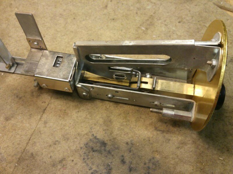 Szétszerelés előtt: Látszik, hogy koszos és hiányos. Szétszerelés előtt: Látszik, hogy koszos és hiányos.