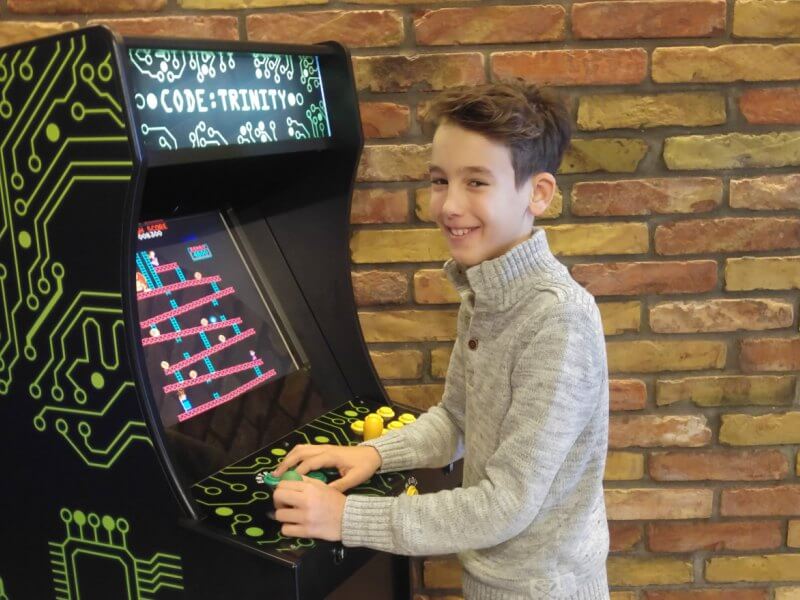 92 akadás nélkül futó retró videójáték