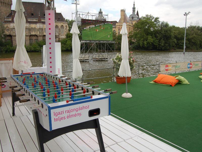 CSOCSÓ ASZTAL BÉRLÉS A FOCI VB-RE OKOSAN